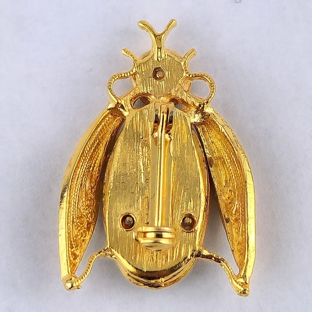 N/A bee brooch